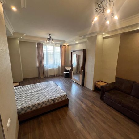 Malibu Apartment Yerevan Luaran gambar