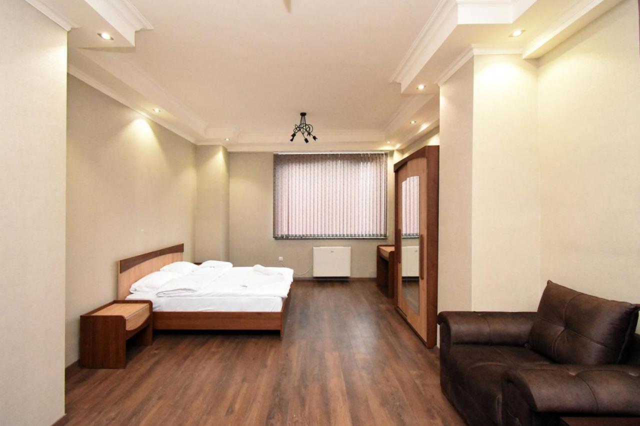 Malibu Apartment Yerevan Luaran gambar