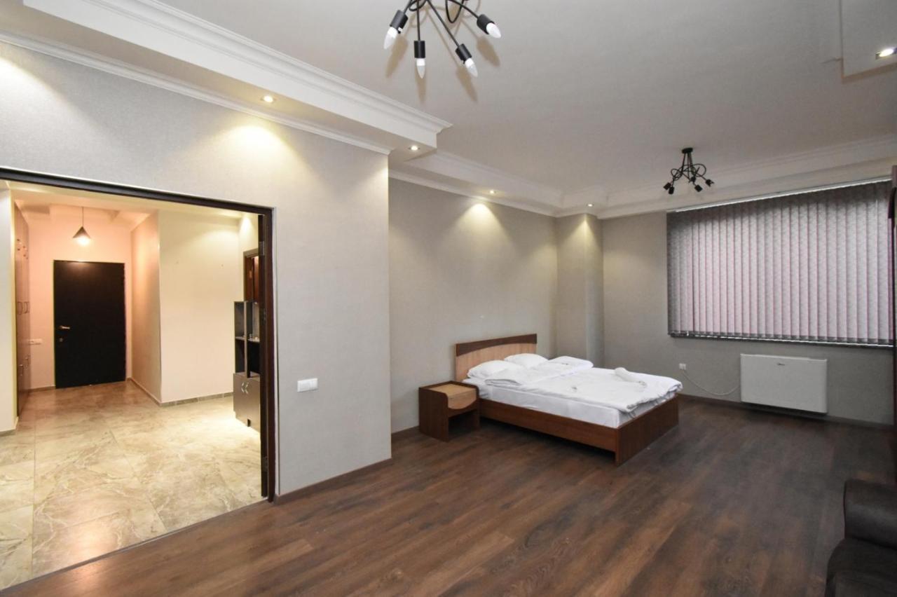 Malibu Apartment Yerevan Luaran gambar