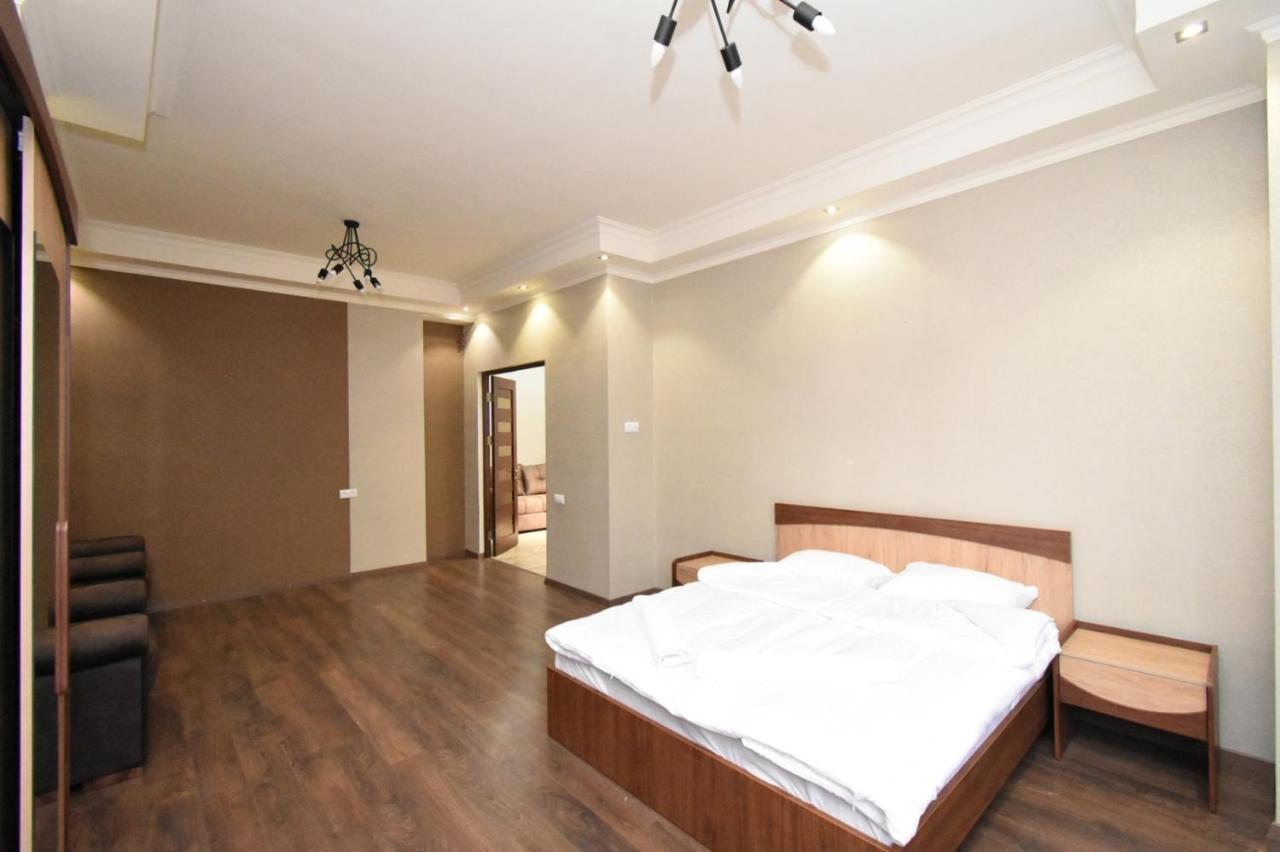 Malibu Apartment Yerevan Luaran gambar